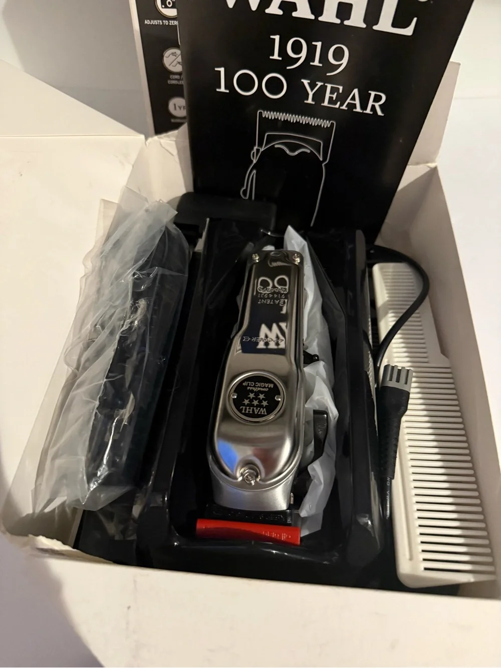 Wahl Professional Trimmer Box in Black, White & Gold